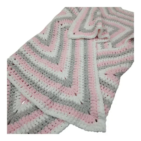 Star Shaped Crocheted Throw Blanket Soft Fluffy Hand Made Crochet Pink Gray